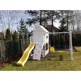   Dječje igralište s kućicom, toboganom, ljuljačkom i penjanjem