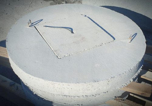 Betonski poklopac s otvorom za pumpu, promjera 105 cm