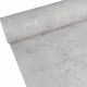 Sivo-srebrna tapeta koja imitira betonsku žbuku