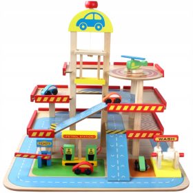 VELIKI DREVNJAK ZA PARKIRANJE S GARAŽOM I LIFTOM