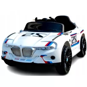  R-sportski automobil bijele boje