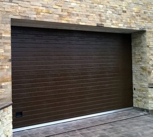 Garažna vrata visoke kvalitete - 280x210 270x220 260x230. Sekcijska garažna vrata po najboljim cijenama. KAMENIK nudi vrhunska garažna vrata prilagođena vašim potrebama. Naša ponuda uključuje moderne 