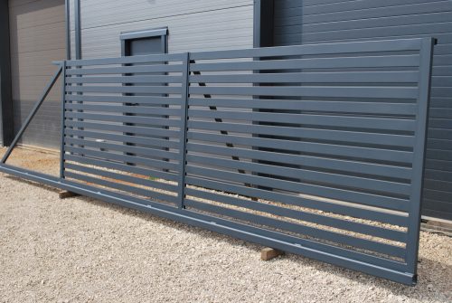 Garažna vrata - Klizna palisadna kapija 80x20mm farbana 5m