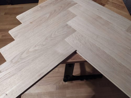 HRAST PARKET riblja kost KVALITETA 1 širine 9 cm