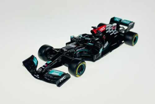 BBURAGO UTRKA MERCEDES-AMG F1 W12 E #44 HAMILTON 1:43 FORMULA 1 MODEL