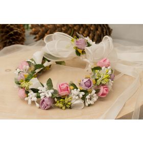   Prekrasan vijenac za prvu pričest s punđom, cvijećem i pričest