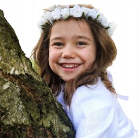   Pričesni vijenac za prvu pričest sa živim cvjetovima i satenskim kokardama WK116