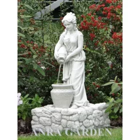 BETONSKA VRTNA FONTANA SA ŽENSKIM OBLIKOM I VRČEM 98 CM