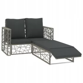   Set PE Rattan Vrtnih Sofa Siva s Tabureom - Idealno za Svaki Vrt i Terasu