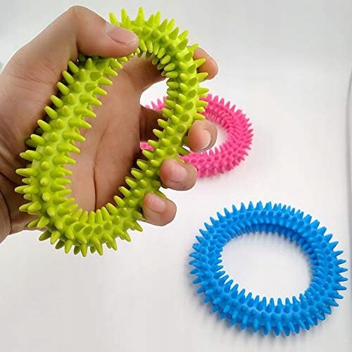 Spiky Sensory Touch Ring za djecu | Antistresna narukvica za povećanje koncentracije i ublažavanje stresa. Ova spiky sensoryczna narukvica za djecu pruža taktičku stimulaciju i pomaže u smanjenju anks