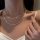Nakit s dvostrukim lancem od srebra, elegantni choker za nježan izgled oko vrata