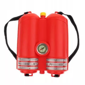   Aktivnost u kupanju djece s igračkom u obliku vatrogasnog aparata