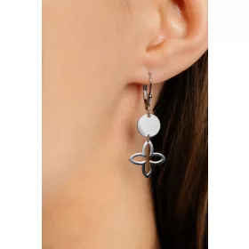   SREBRNE VISEĆE NAUŠNICE S UNIKATNIM DIZAJNOM IZ ENGLESKOG DVORCA