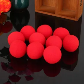   Začarani crveni biskviti Zerodis, set od 10 komada, su klasičan magični rekvizit koji će oduševiti vašu publiku. Neka se pojavljuju, nestaju i množe čak i u rukama posmatrača. Ovi crveni mekani loptas