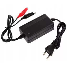  PATEL Crni auto