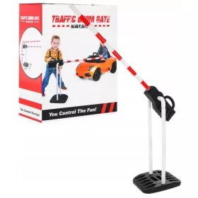  Ramizov auto Bijeli, Crni, Crveni