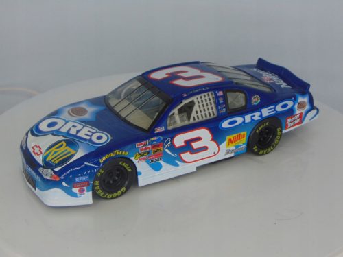 AKCIJA 2002 DALE EARNHARDT JR #3 CHEVY MONTE CARLO OREO RITZ NASCAR - 1/24