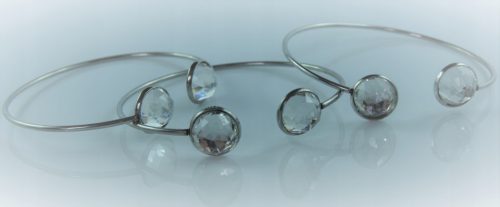 Swarovski Elegantna Kirurška Narukvica od Nehrđajućeg Čelika s Kristalima

Ova elegantna kirurška narukvica od nehrđajućeg čelika s kristalima Swarovski predstavlja savršen spoj luksuza i kvalitete. K