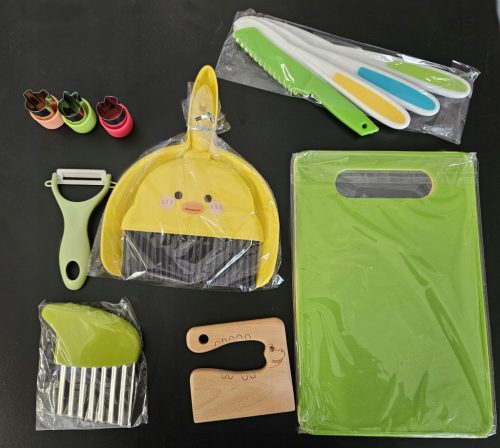 Dječji set noževa i kuhinjskog pribora za učenje kuhanja