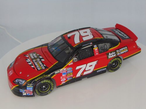 REV 2005 KASEY KAHNE #79 DODGE CHARGER NASCAR 1:24