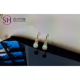 Zlatne naušnice s opalom