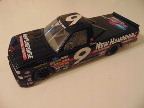 RACING CHAMPIONS 1996 JOE BESSEY #9 CHEVY C-1500 NEW HAMPSHIRE NASCAR 1:18