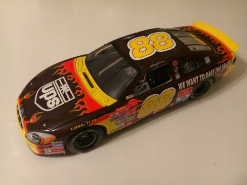 AKCIJA 2001 DALE JARRETT #88 FORD TAURUS UPS NASCAR 1:18