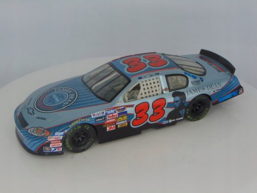 AKCIJA 2005 TONY STEWART #33 CHEVY NASCAR 1:24